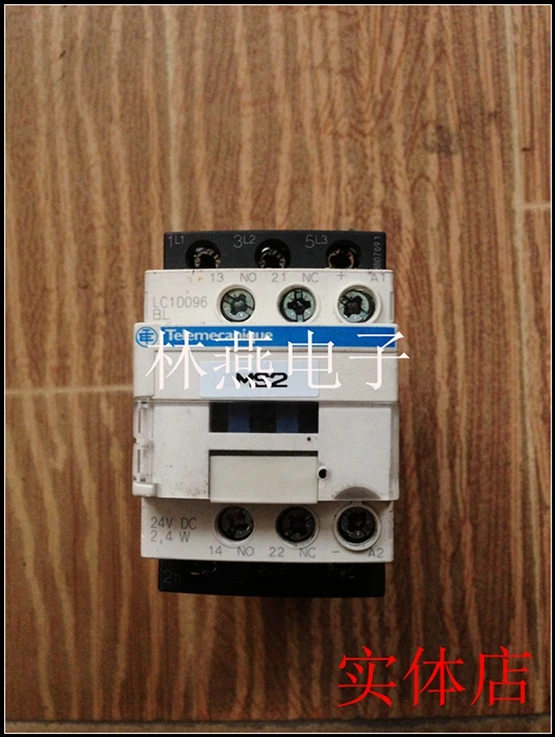 

AC contactor LC1D12Q7C coil voltage 380V 12A silver point