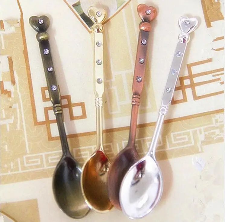 

200pcs/lot Heart Shaped Handle Diamond Stainless Steel Spoon Soup Coffee Ice Cream Scoop Dessert Tea Cake Time Tableware