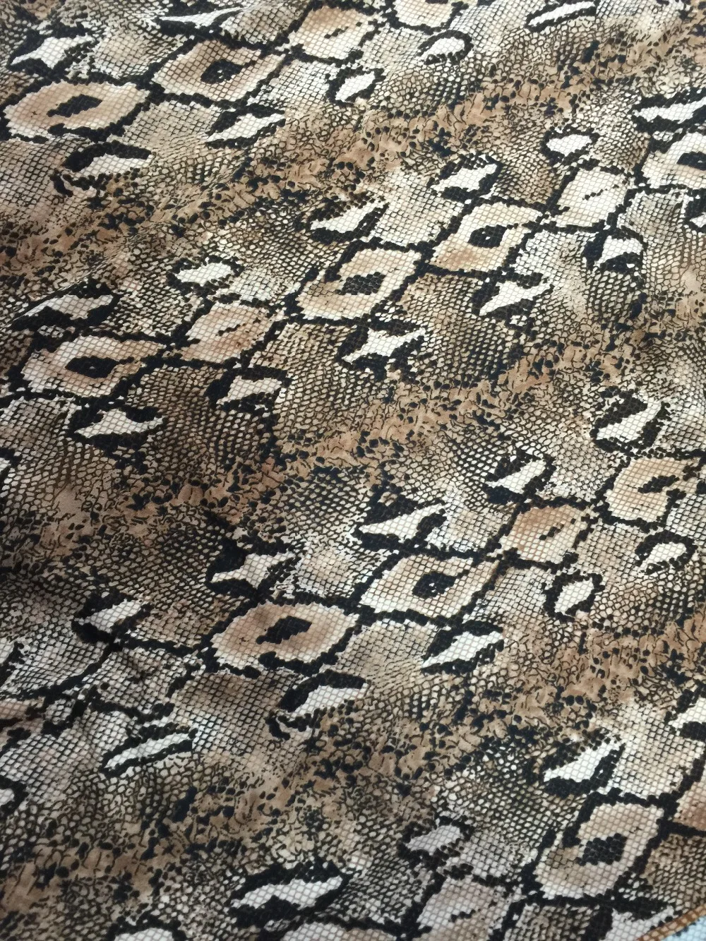 

155cm 175GSM snake printing polyester spandex T-shirt knitting fabric, one color per lot, ZT190304Z