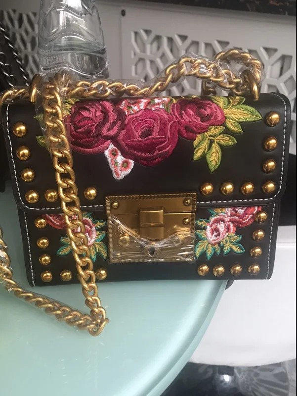 2020 Модные женские Сумки из искусственной кожи с заклепками вышивкой и цветами