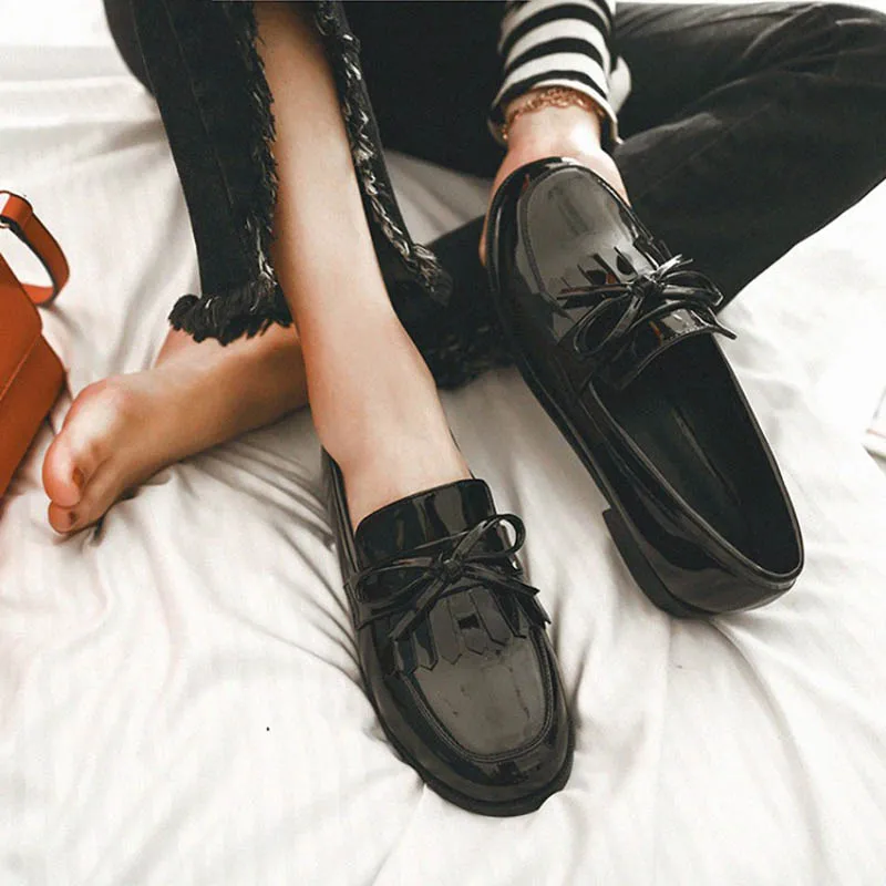 Туфли оксфорды женские из лакированной кожи милые дизайнерские лоферы с бантом и