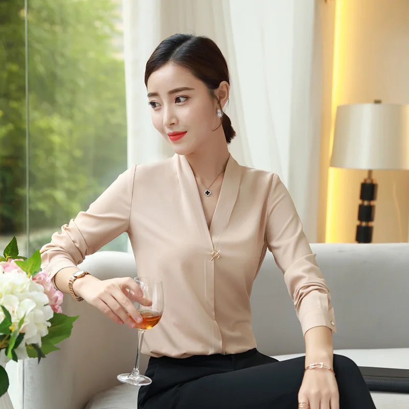 Женская блузка с длинным рукавом однотонная офисная зеленого цвета v образным