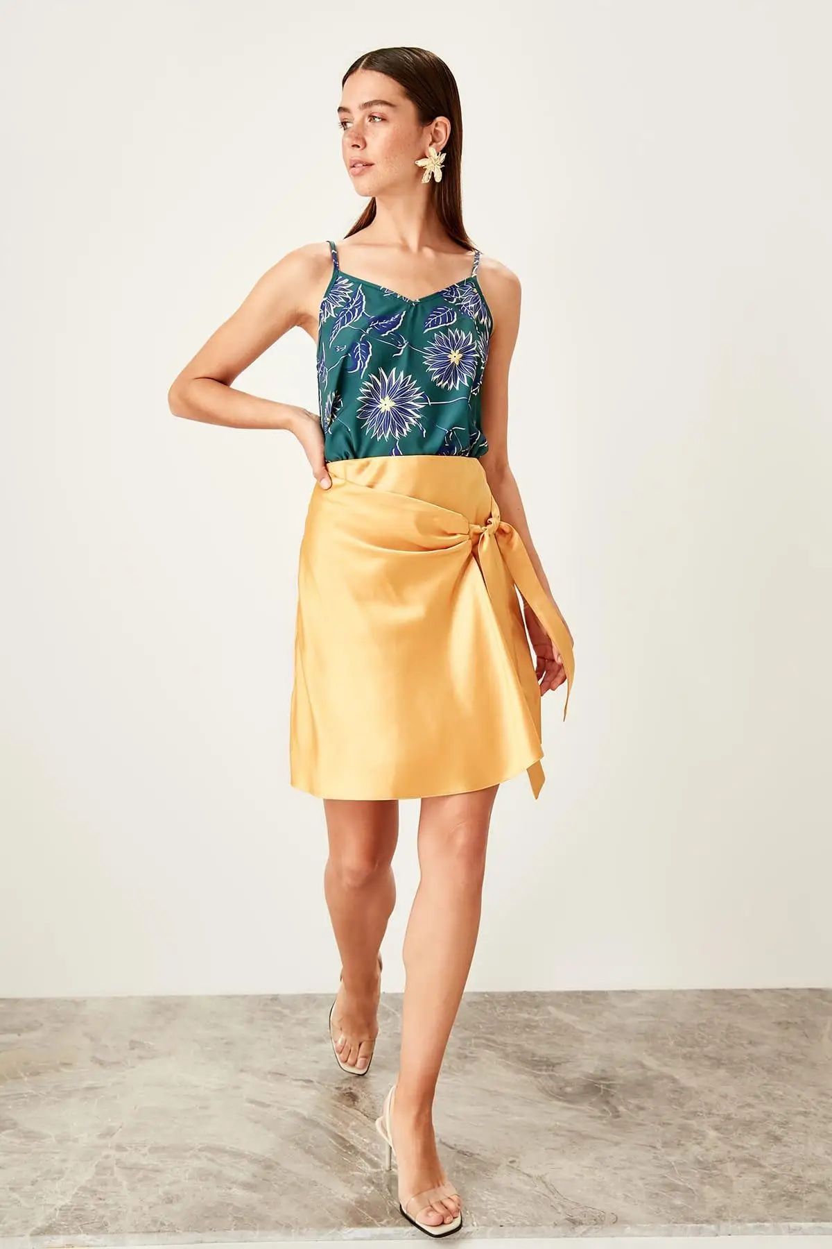 Trendyol горчичная кружевная юбка TWOSS19WX0106