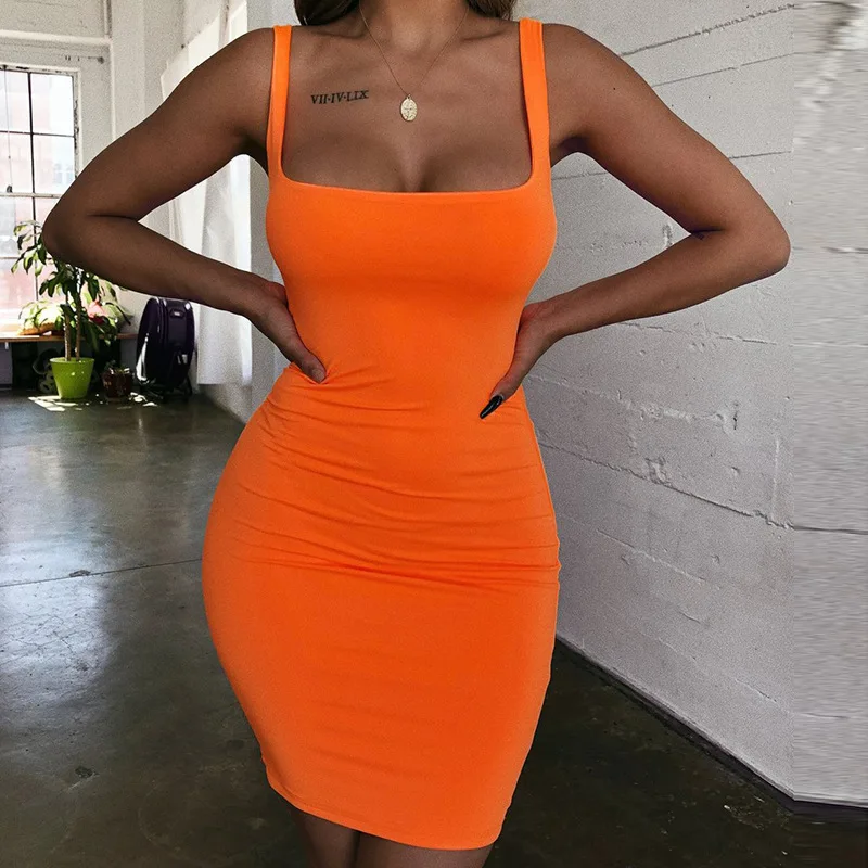 Женское платье майка из чесаного хлопка облегающее ярких цветов с бандажом на