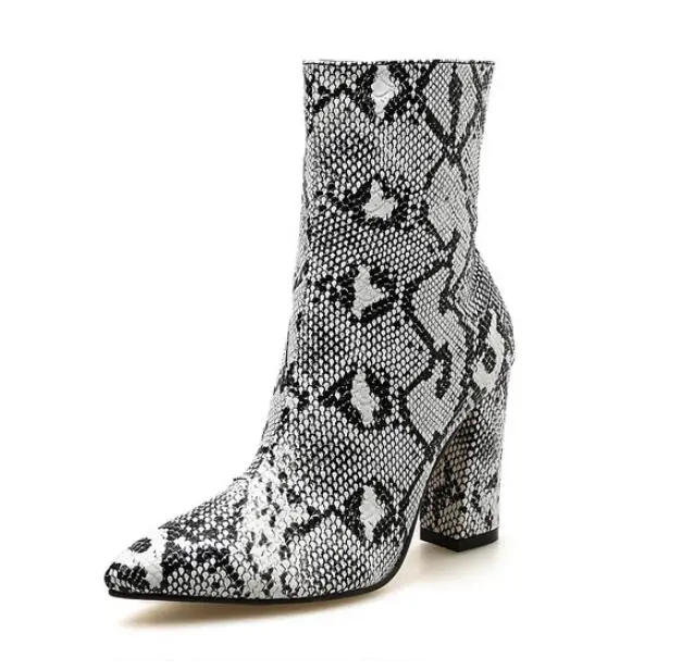 Зимние женские ботинки 2018 на Высоком толстом каблуке со змеиным узором мартинсы