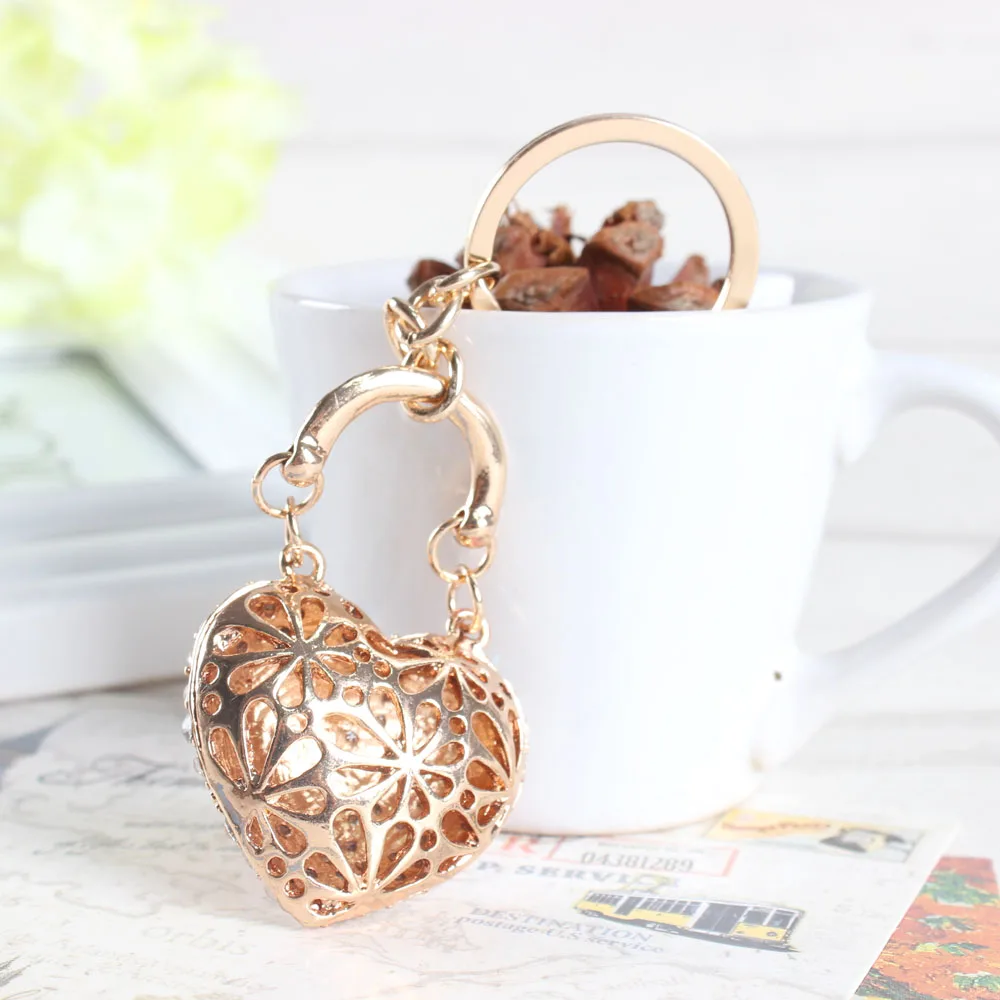 Брелок для вечерние ей с кристаллами