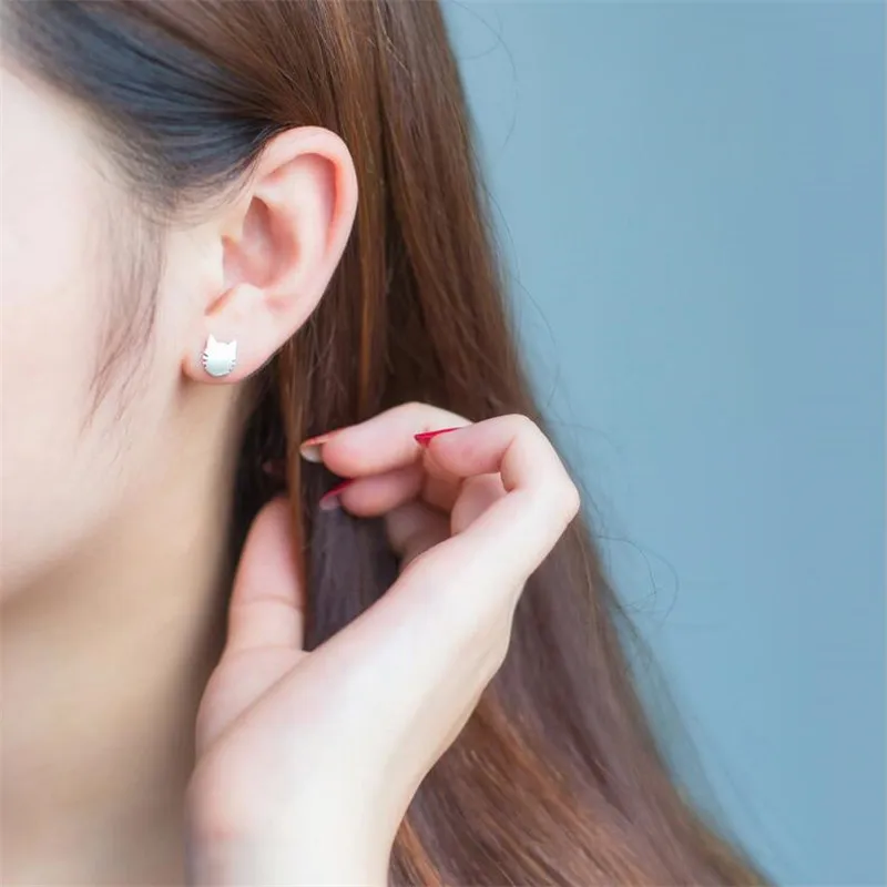 

7.7mm 925 Sterling Silver Cartoon Cat Hollow Female Jewelry Asymmetrical Stud Earrings Fashion Simple Lovers Cute Girls ES299
