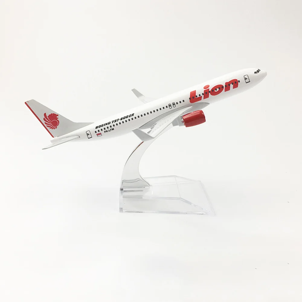 Летательный аппарат в масштабе 1/400 самолет Боинг 737 авиакомпании Lion 16 см модель