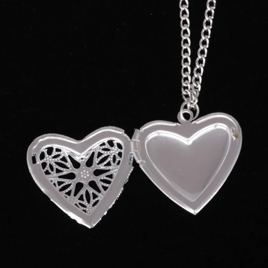 

Heart Shaped Hollow Jewelry Gold And Silver Can Be Open Photo Locket Exquisite Necklaces Jewelry