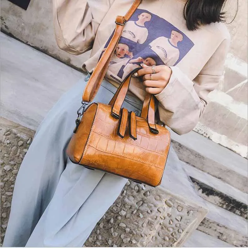 

Crossbody Bags For Women Messenger Bags Vintage Leather Bags Handbags Women Famous Brand Rivet Small Shoulder Sac