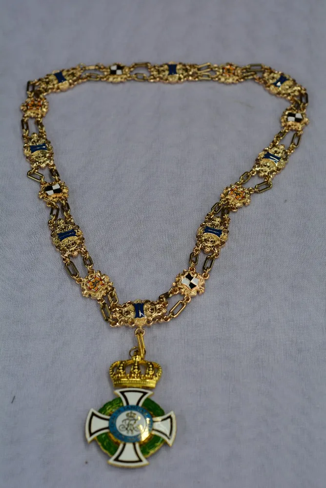 EMD ww1  House Order of Hohenzollern with Swords Collar