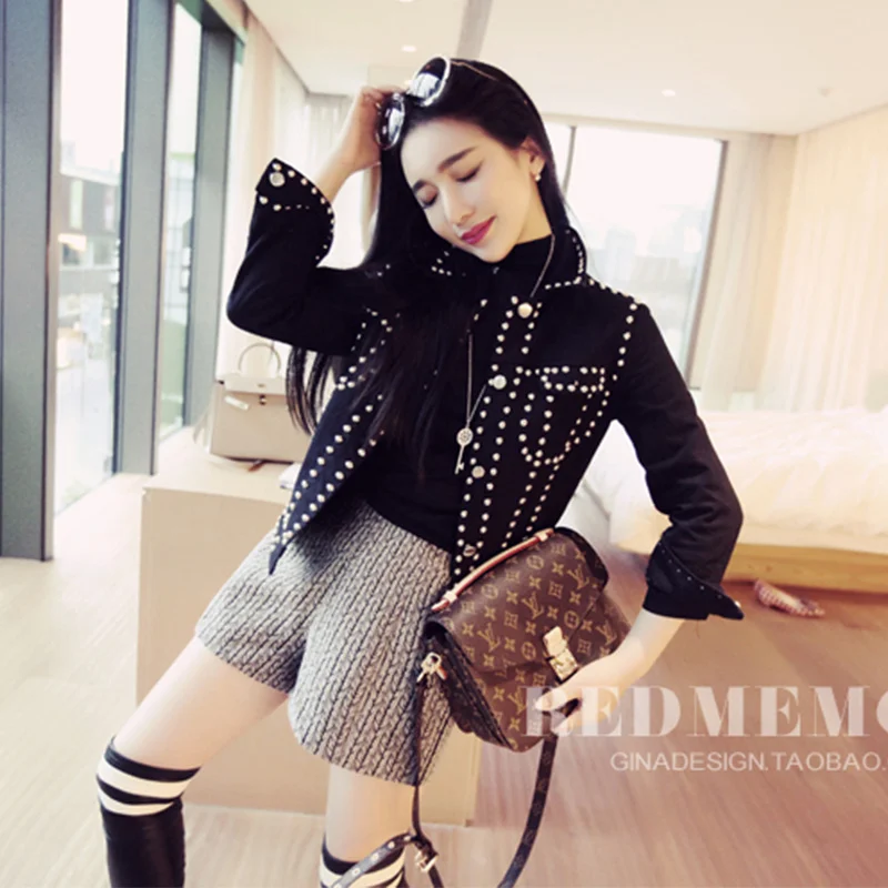 Женская джинсовая куртка RUGOD черная приталенная с отложным воротником и