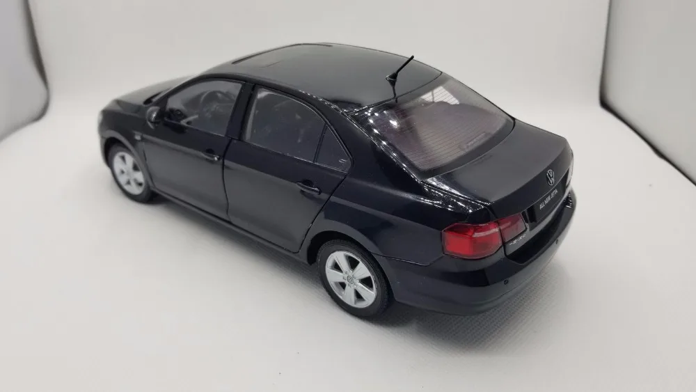 1:18 литья под давлением модель для Volkswagen VW Jetta 2102 черный сплав игрушечный автомобиль миниатюрная Коллекция подарков