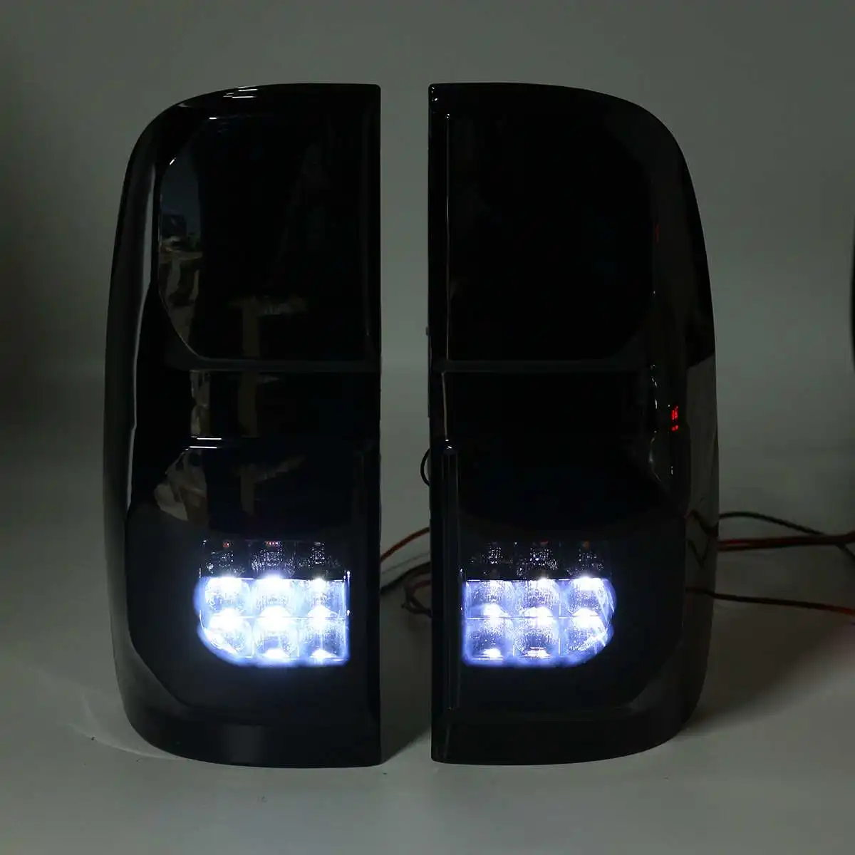 Smoke Led Tail Light For Toyota Hilux Vigo KUN26 SR SR5 Workmate 2004- Taillight Rear Reverse Brake Light Lamp Turn Signal