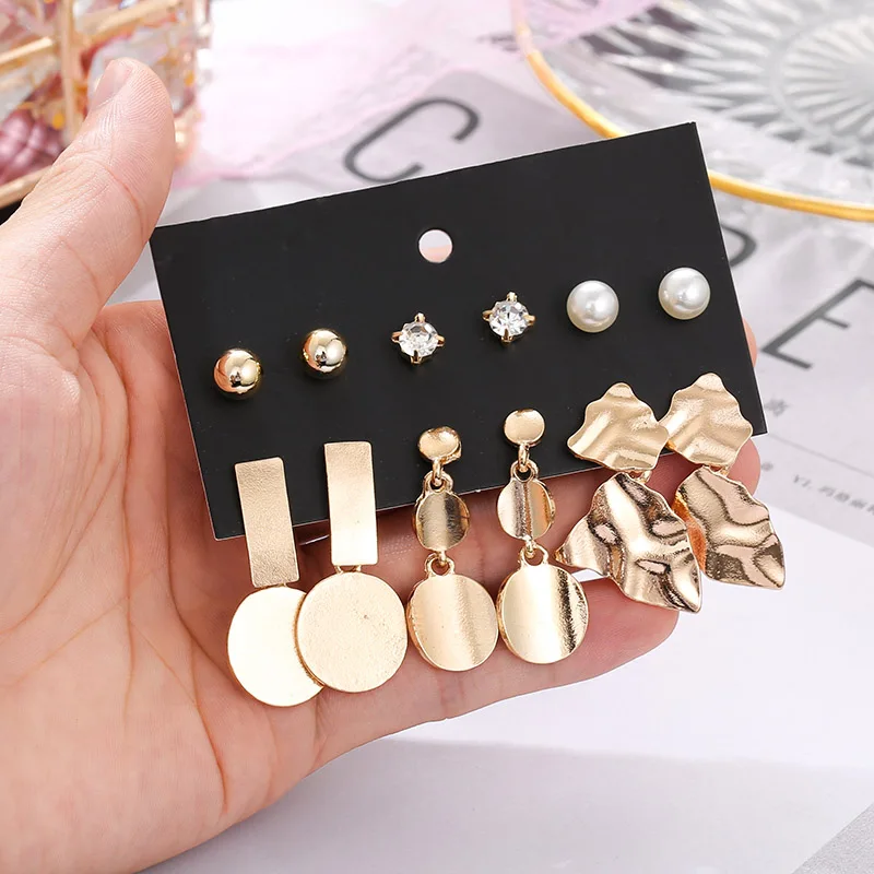 Женский комплект жемчужных серег большие геометрические нестандартные