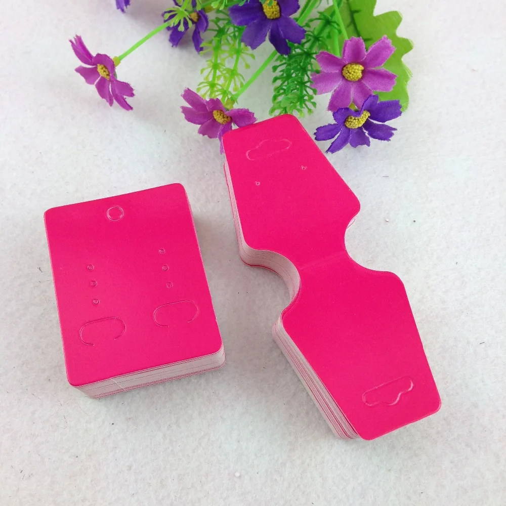 Карточка розово-красная для ожерелья карточка с отверстиями сережек простая