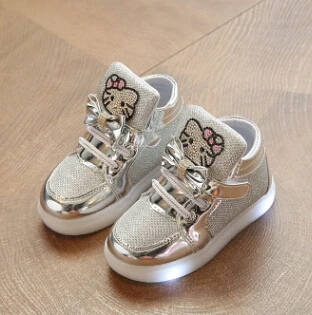 Детская обувь Новинка весны Hello Kitty со стразами светодиодной подсветкой Милая