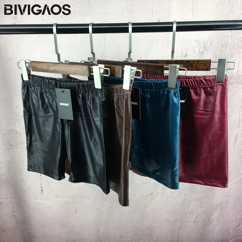 BIVIGAOS женские плотная искусственная кожа шорты из полиуретана модные шорты с завышенной талией в европейском стиле пикантные короткие шорты для женщин сексуальная Безопасные шорты