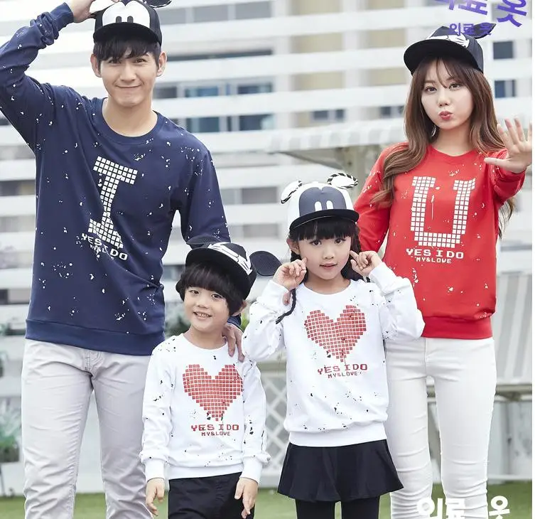 

2019 Autumn New family matching clothes Korean long sleeve Sweatshirts full home improvement lovers Dad Mom Kids t-shirts