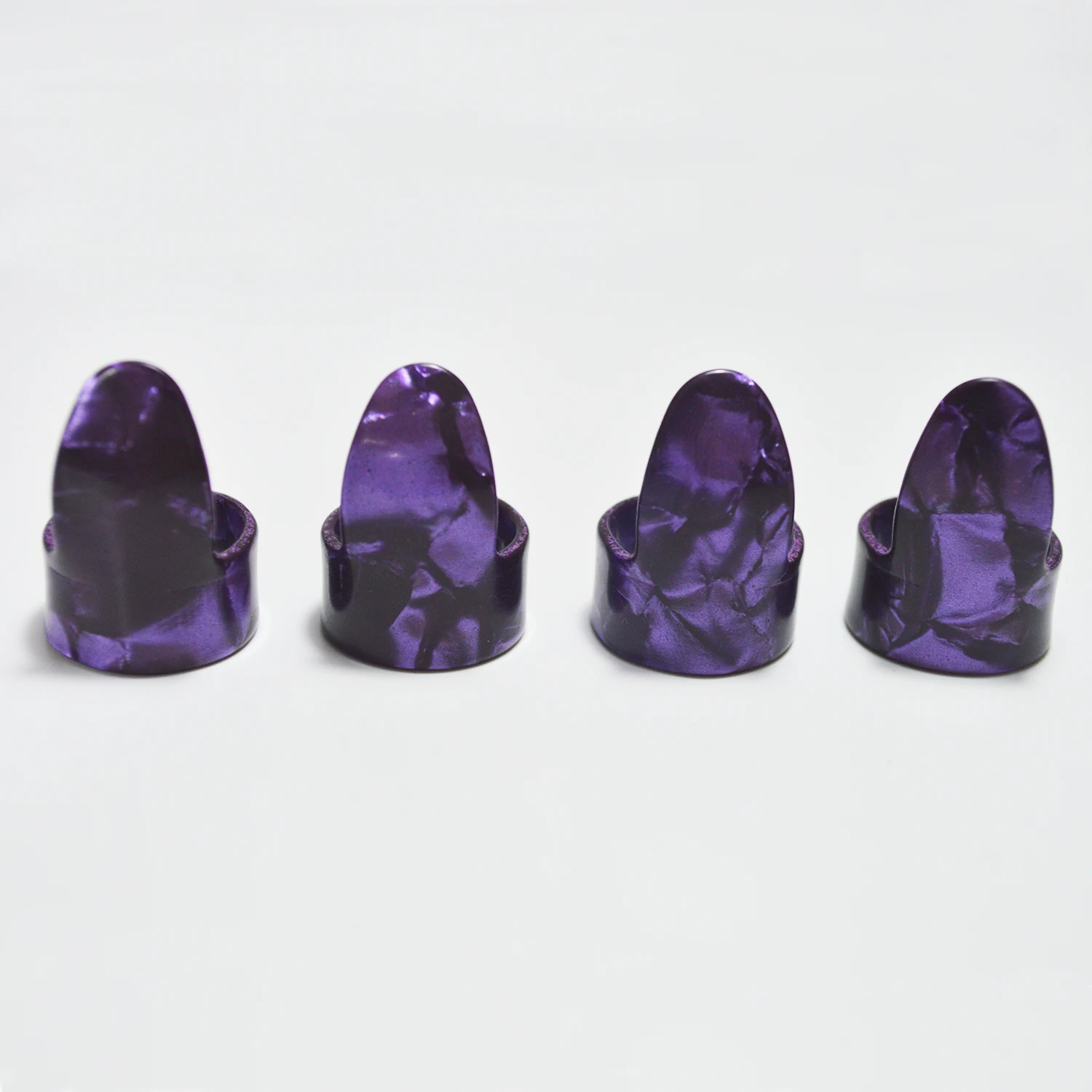 

Celluloid Guitar Picks Fit for Medium-size Finger with Random Color