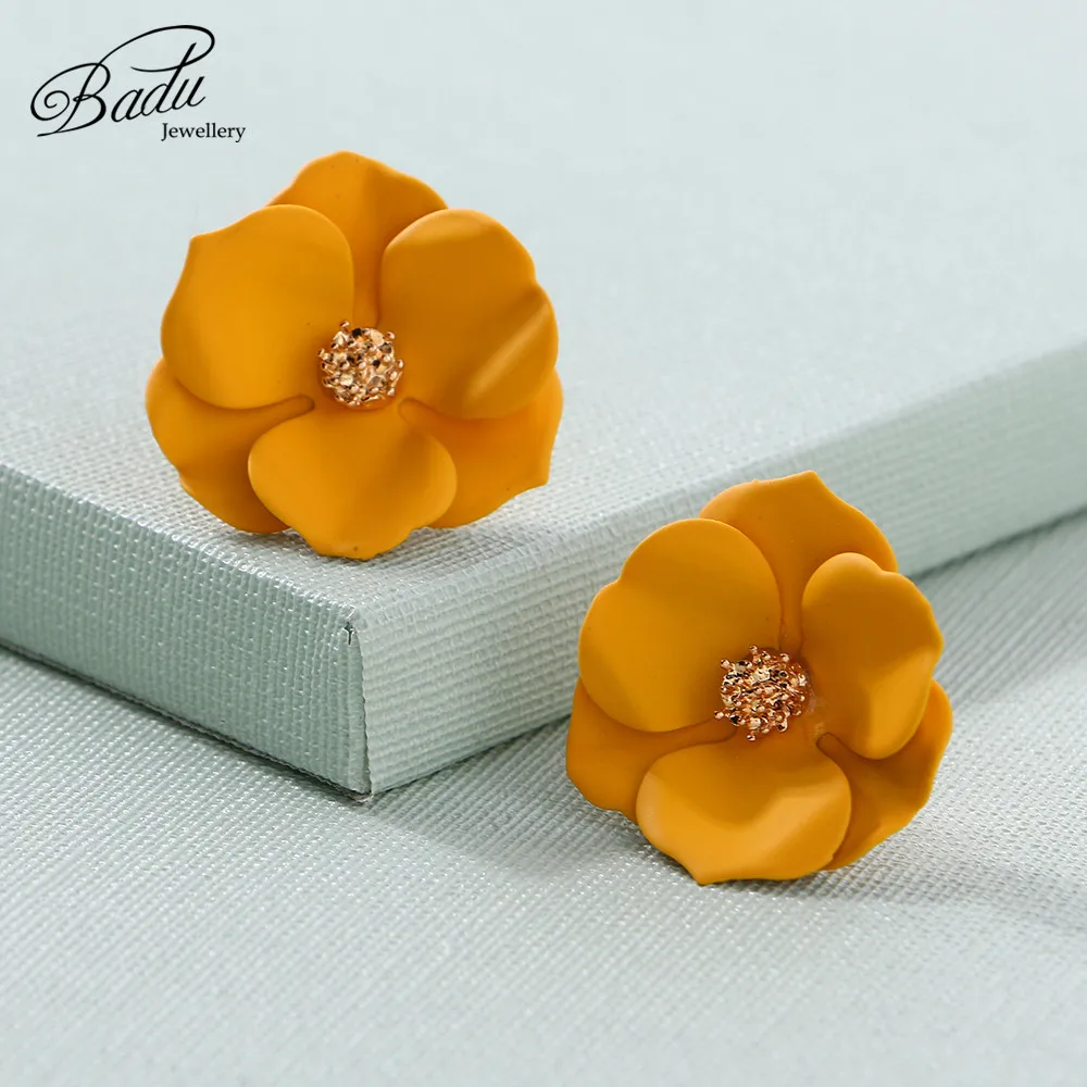 

Badu Flower Stud Earring Lovely Floral Women Studs Rhinestone Korean Jewelry Bohemian Jewelry Gift for Girlfriend Wholesale