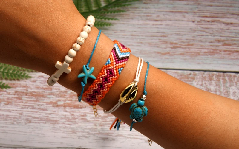 MOON GIRL 5 Pieces Puka Shell Bracelet Set Turtle Starfish Cross Beads Boho Weave Bracelet for Women Friendship Jewelry Dropship
