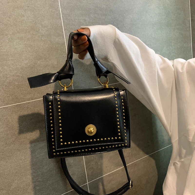 Летняя Новинка, корейская мода ulzzang, хит, цветная сумка на плечо с заклепками, шикарная, Harajuku, однотонная, повседневная, женская, маленькая, квадратная сумка