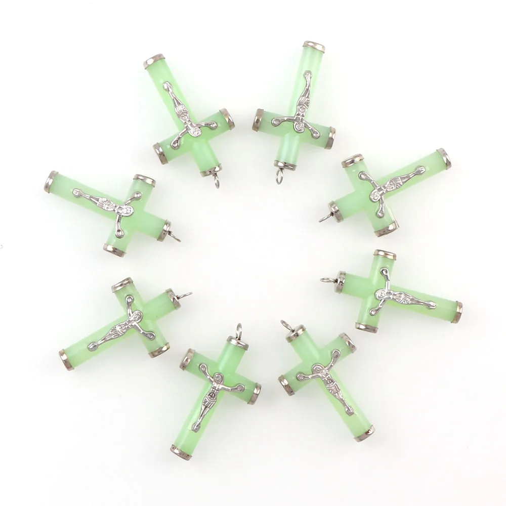 5 шт. модный натуральный флюорит светящаяся Смола резной крест Иисус амулет кулон