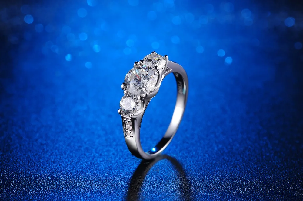 Сопровождение 3 камней 1.7CTW Тест Положительный Moissanite АЛМАЗНОЕ КОЛЬЦО тест