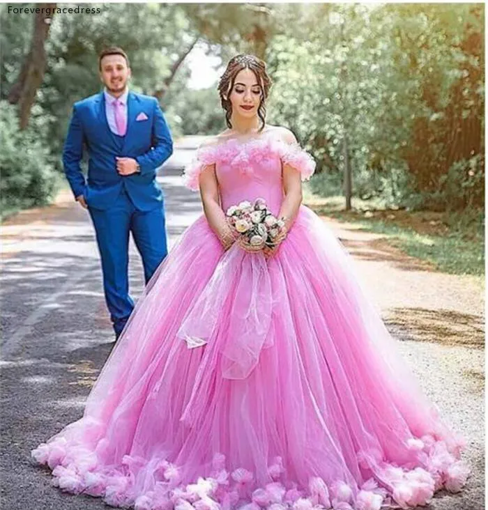 Женское длинное свадебное платье розовое принцессы с открытыми плечами и