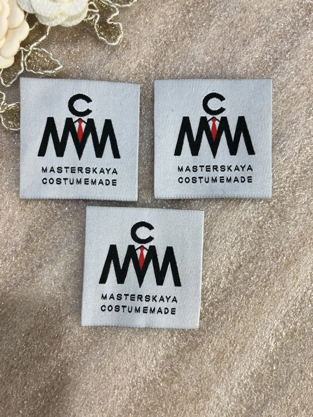 

Free shipping Customeized Logo Woven Labels Hand Made Labels Tags Washable Garment For Clothes