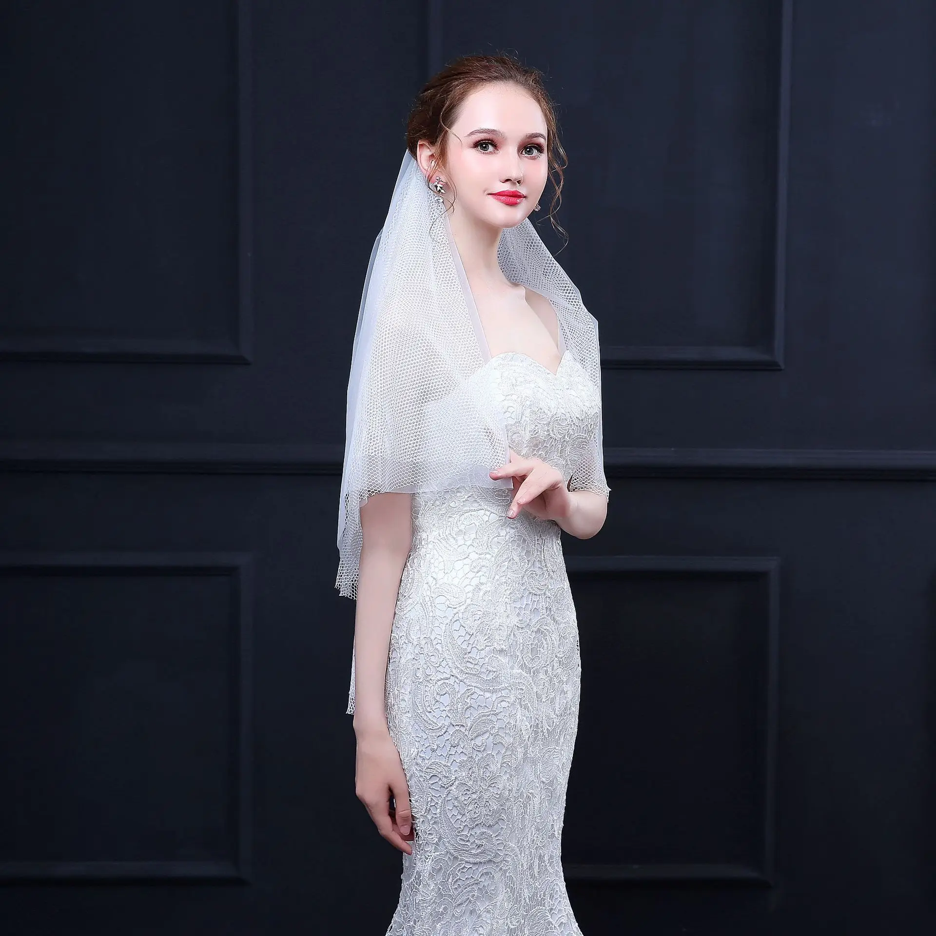 

Simple Short Wedding Veil with Blusher for Bridal Tulle Bridal Veil 2 Layer Cut Edge Wedding Decoration 2019 Voile de marie