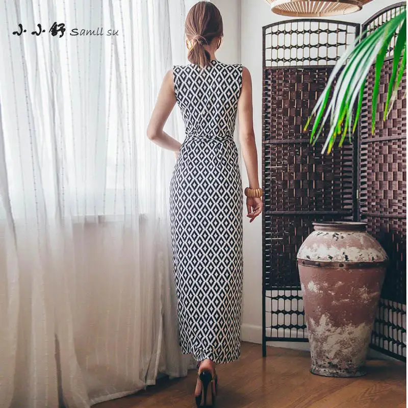 Женское пляжное платье в клетку Small Su черно-белое миди без рукавов с V-образным