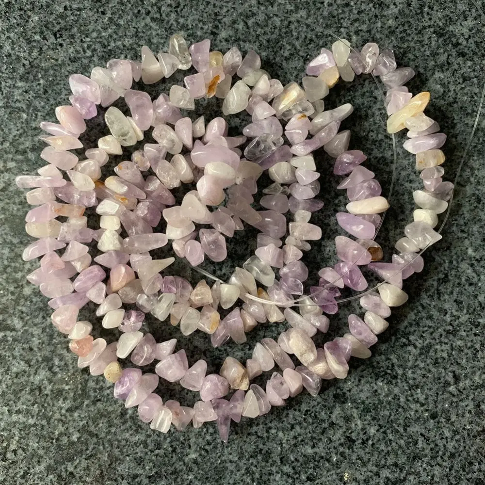 

Natural Mineral Quartz Crystal Chips Beads Lilac Purple Crystal Gravel Loose Stones Strand for Diy Bracelet Men Women About 85cm