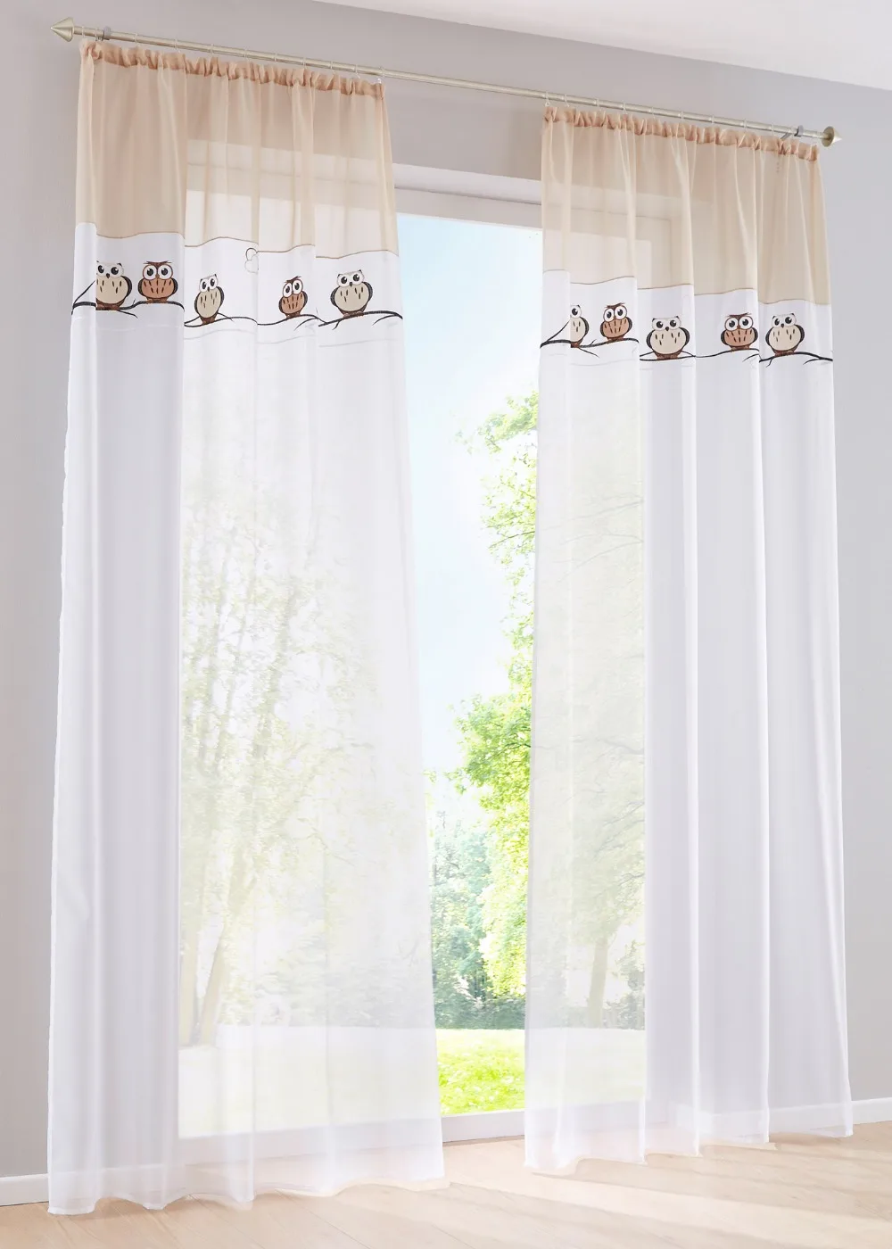 

New fashion computer embroidered applique tulle window screening