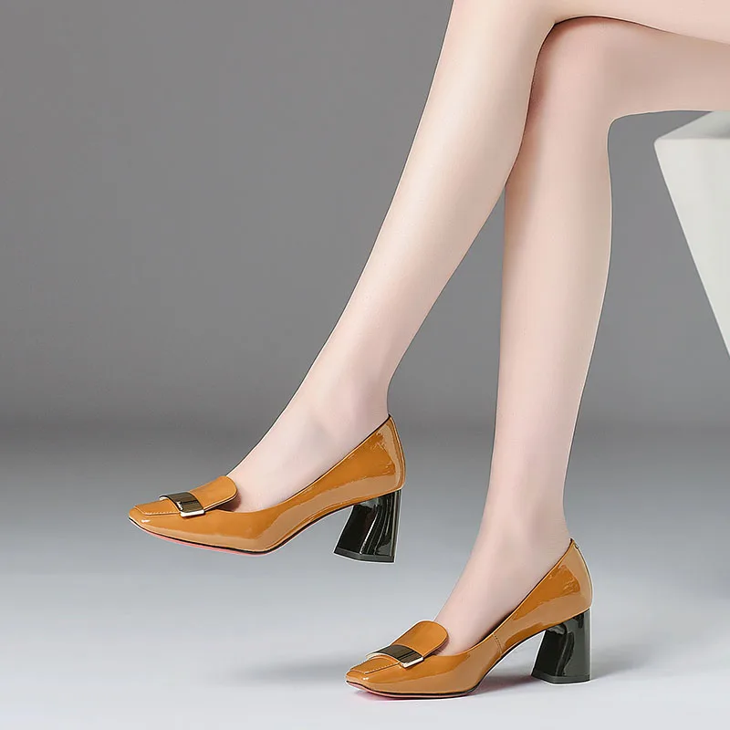 A-BUYBEA; модные женские туфли-лодочки из коровьей кожи с закрытым квадратным каблуком; элегантные свадебные офисные женские вечерние туфли без застежки; пикантные туфли с металлическим украшением; большие размеры