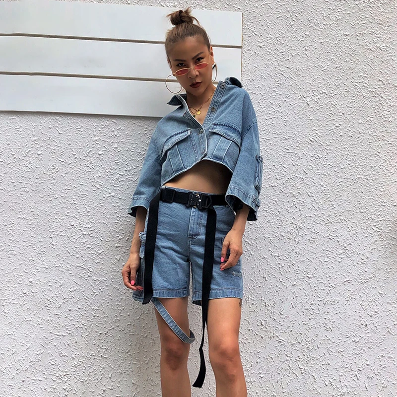 TWOTWINSTYLE Летняя джинсовая куртка для женщин воротник с лацканами расклешенный рукав туника укороченный топ пальто Женская мода уличная одежда Новинка