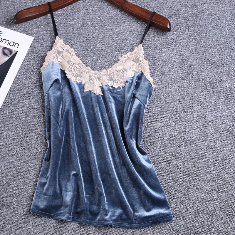 Серый женский костюм из 3 предметов: топ на бретелях и штаны пижамные комплекты