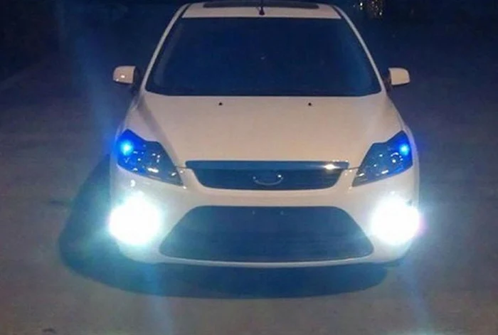 Универсальные Автомобильные противотуманные светильник 6000 лампа &quotОрлиный