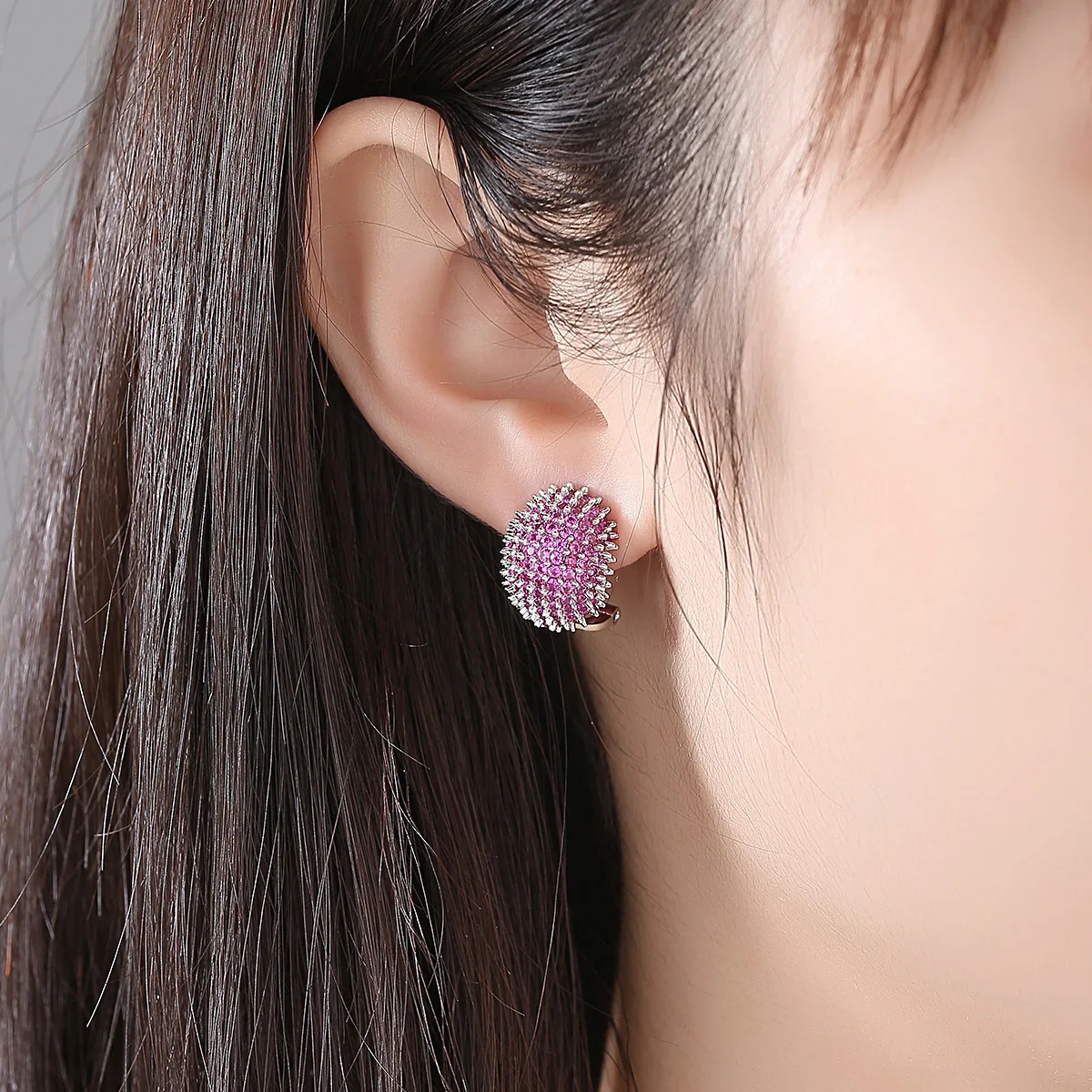 2019 New White Green Red Cubic Zirconia Hedgehog Shaped Small Stud Earrings For Women Lady's Cute Geometric Statement Earring |