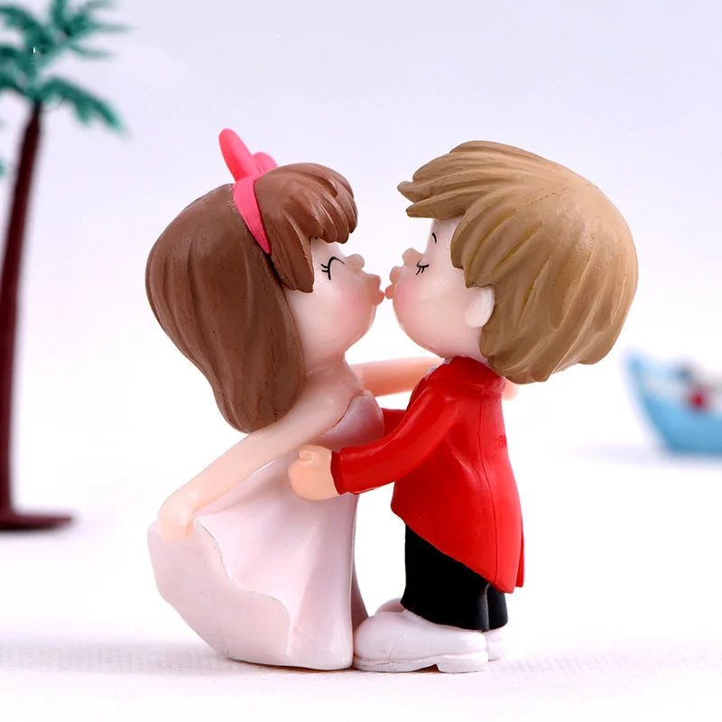 

2pcs/set Sweety Kiss Couple Figurines Miniature Craft Fairy Garden Ornament DIY Wedding Home decoration accessories