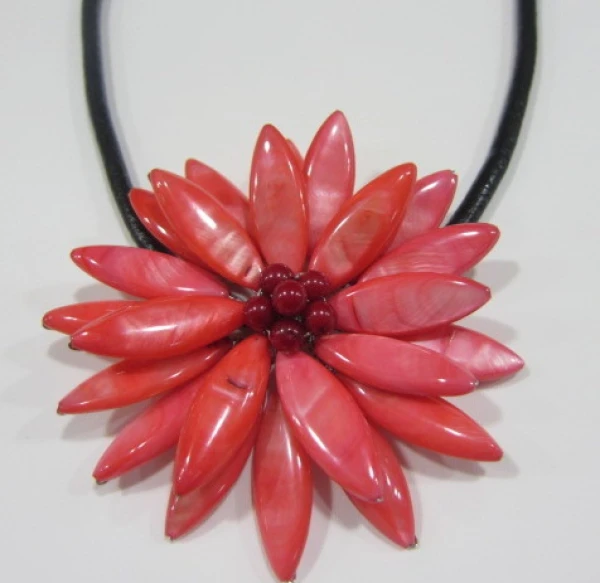 

2017 Rushed Chokers ожерелья для женщин ожерелье & Кулоны новый дизайн Роскошная Мода мать оболочки цветок ожерелье