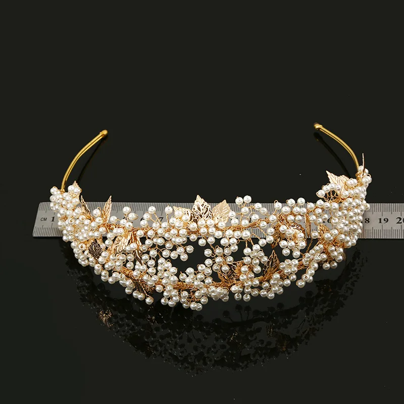 Женская свадебная тиара SLBRIDAL Золотая с кристаллами стразами и жемчугом