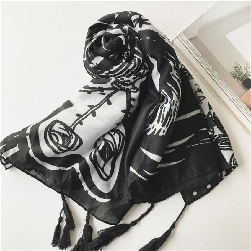 Испанская шаль из хлопка с цветочным принтом черная белая теплая плотная