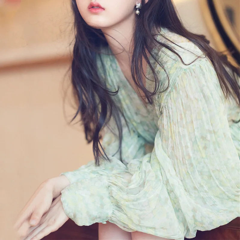 Женское платье с глубоким v-образным вырезом Фонари платья длинным рукавом