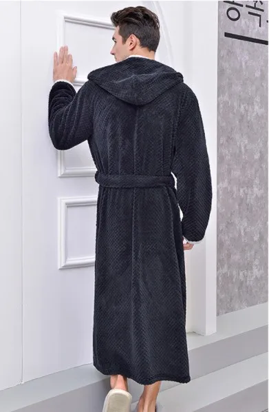 Men Black Новые зимние парные Длинные махровые халаты с капюшоном для мужчин и женщин домашняя одежда теплые банные халаты Прямая поставка с фабрики в Китае - Цвет: Men Black