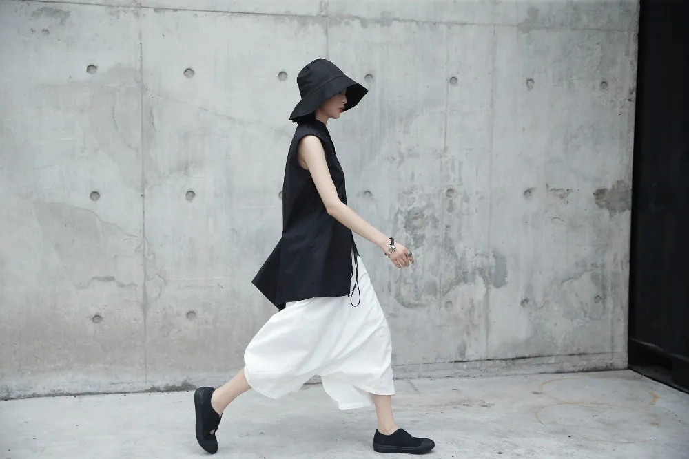 Женская блузка без рукавов с воротником-стойкой | одежда