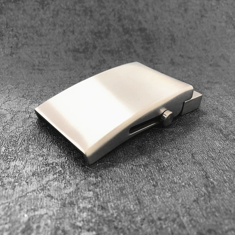 

Titanium 35 mm / 38 mm Buckle with 47 " Leather Strap Black / Brown