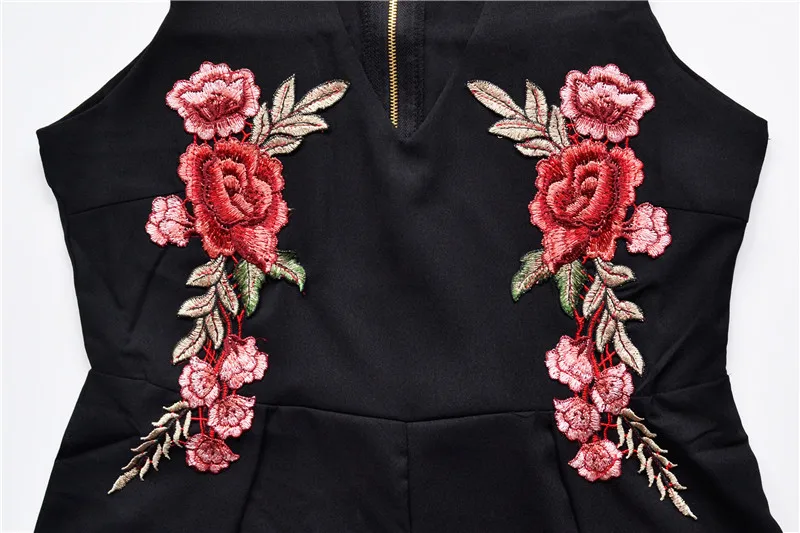 

2019 Sexy V-neck Sleeveness Jumpsuit Pullover Bodysuit Choker Neck Top Rompers Retro Embroidery Rose Playsuit body feminino
