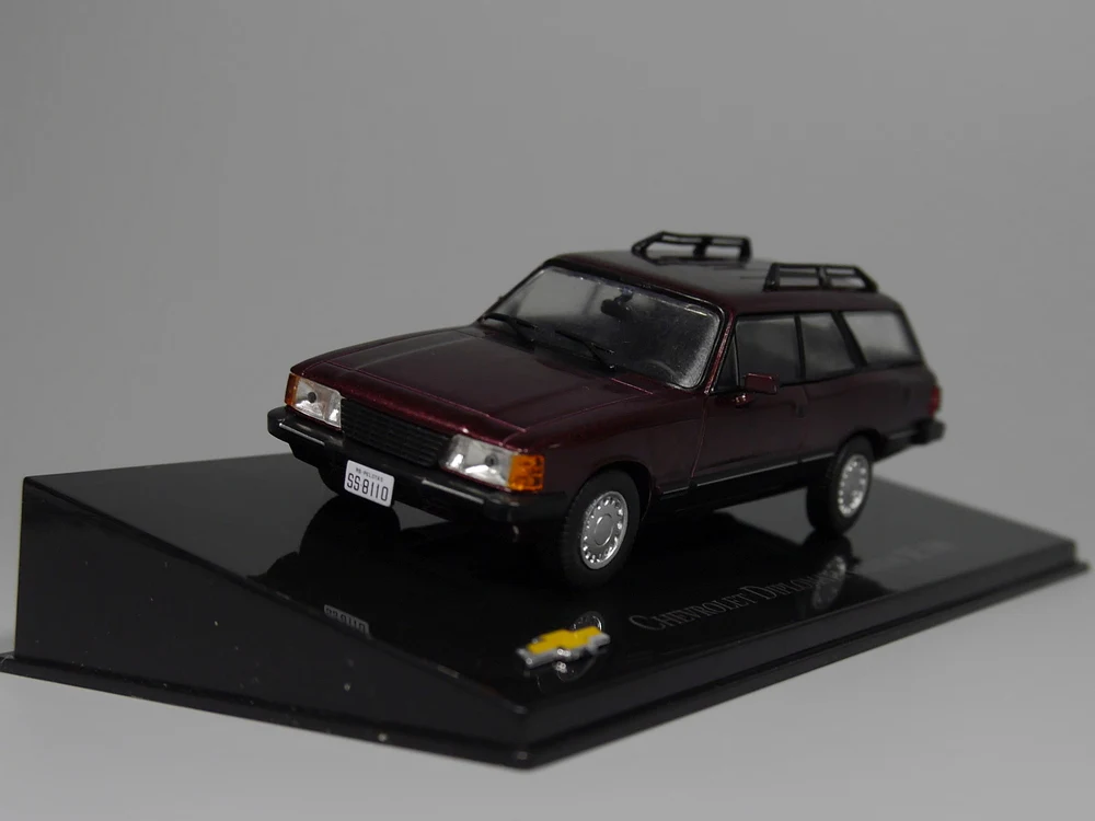 Авто ИНН-иксо 1:43 Chevrolet Diplomata Caravan SE 1989 литая модель автомобиля